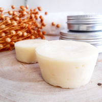  Fabrication d'un nettoyant soin visage solide et d'un savon exfoliant pour le corps.